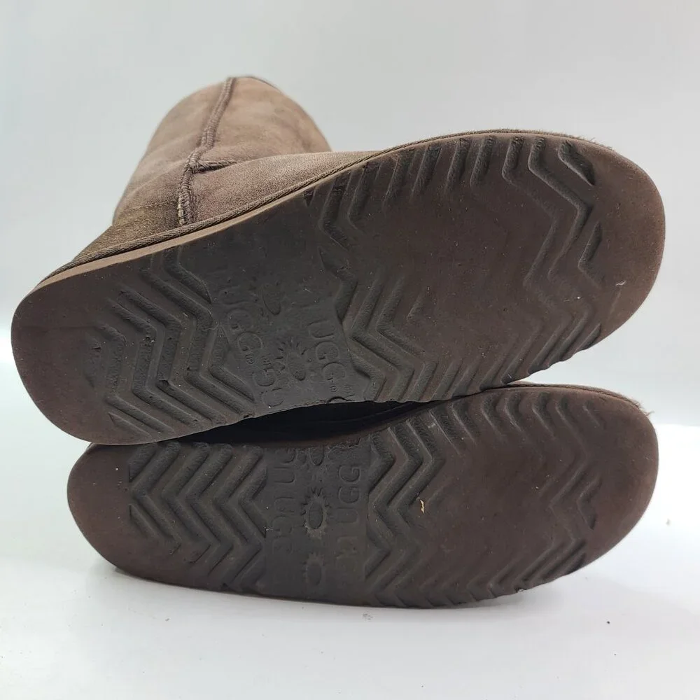 UGG Women's Chocolate‎ Brown Classic Short Suede Mid-Calf Winter Boots Size 7